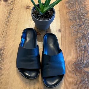 Everlane Form slide ✨